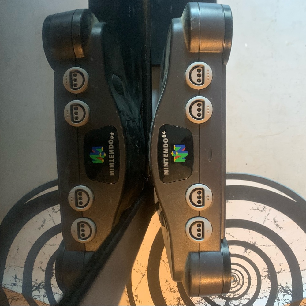Nintendo 64 - Picture 2 of 2